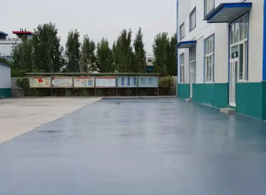 上海彩色路面喷涂翻新的材料对冬季